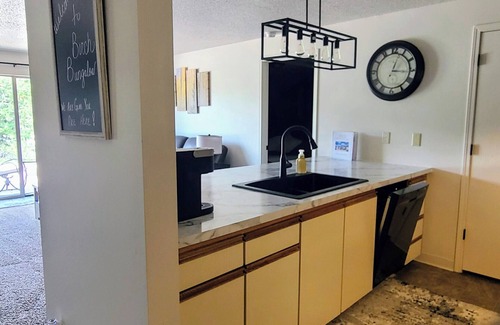 Deadwood Condo | Charming 2 bedroom/2 bath condo with full kitchen, 3 TV's, AC, WiFi & more.