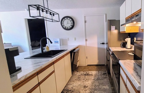 Deadwood Condo | Charming 2 bedroom/2 bath condo with full kitchen, 3 TV's, AC, WiFi & more.