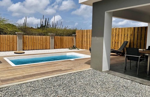 Nikiboko Apartment | Charming 2-bedroom apartment with AC, WiFi in tranquil Kralendijk