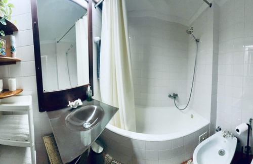 Carcavelos Apartment | Charming 2-bedroom apartment with WiFi in Carcavelos