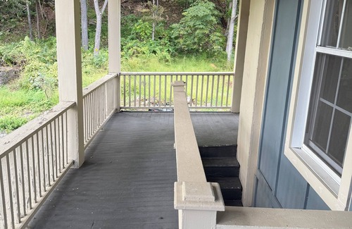 Mount Marion Apartment | Charming 2-bedroom apartment in lovely Rosendale, just off the rail trai.