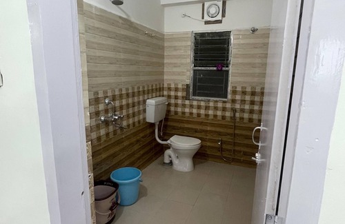 Sualkuchi Apartment | Charming 2-bedroom apartment with AC, WiFi, 2mins from Guwahati Airport