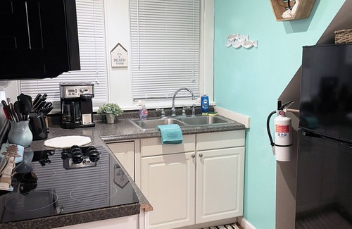 Wildwood Apartment | Charming 2-bedroom apartment with WiFi, AC in beautiful Wildwood