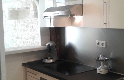Avignon City Centre Apartment | Historic 2 Bedroom Apartment in Avignon's Heart, Rated 10/10
