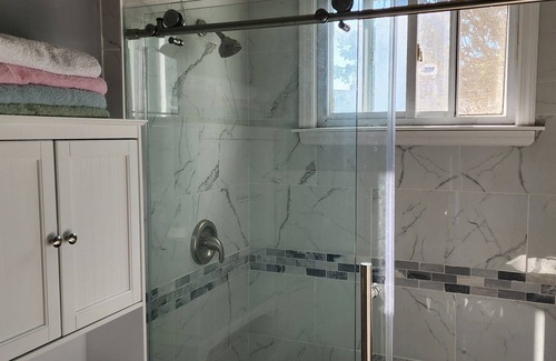 Inwood Apartment | Charming 2-bedroom apartment in fabulous Inwood with AC, WiFi