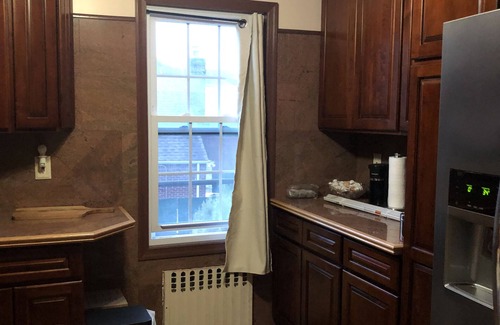 Queens Apartment | Charming 2-bedroom apartment with AC, WiFi in Queens - rooms to rent