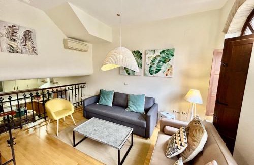 San Roque Apartment | Pet-Friendly 2 Bedroom Apartment at Sevilla City Center