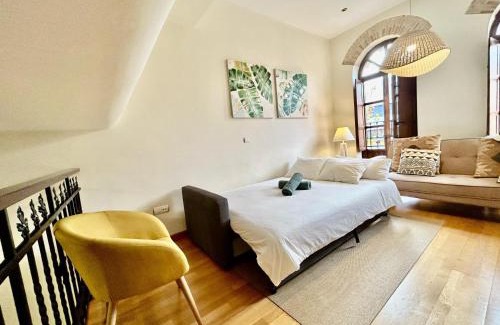 San Roque Apartment | Pet-Friendly 2 Bedroom Apartment at Sevilla City Center