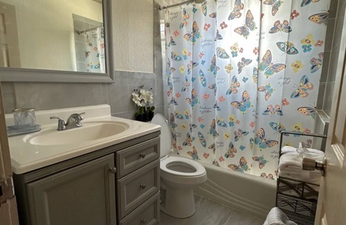 Kyle Apartment | Cozy 2-Bedroom Apartment with AC & WiFi in Beautiful Kyle
