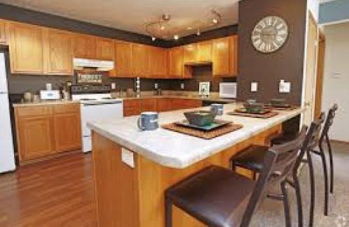 Normal Apartment | Cozy 2 Bedroom Apartment in Normal - Pet Friendly & Accessible