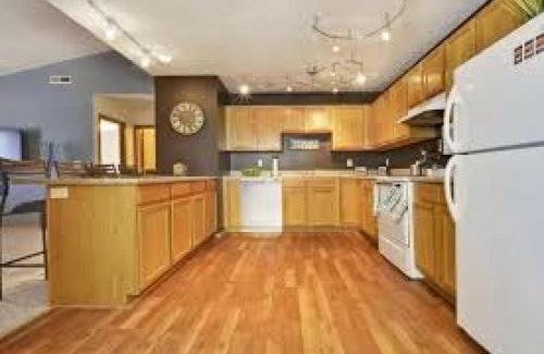 Normal Apartment | Cozy 2 Bedroom Apartment in Normal - Pet Friendly & Accessible
