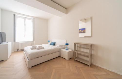 Carrobbio Apartment | Charming 2-Bedroom Apartment in Milanese Building