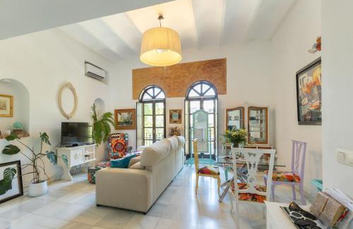 San Roque Apartment | Stylish 2 Bedroom Apartment with Terrace in Seville Center