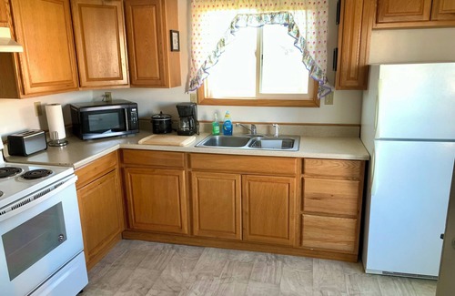 Deer Lodge House | Charming 2-bedroom Cabarett house in Deer Lodge with WiFi, Cable, Heat, AC