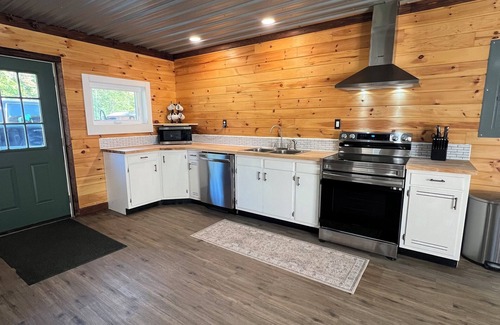 Lewis Run Cabin | Charming 2-bedroom cabin in right next to Kinzua with AC