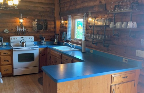 Penn Yan Cabin | Charming 2-bedroom cabin on Keuka Lake close to Penn Yan & the Keuka Wine Trail