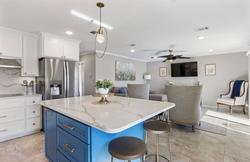 Kingsland Condo | Charming 2-bedroom condo in fabulous Kingsland with WiFi, AC