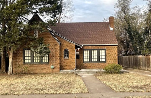 Amarillo Cottage | Pet-Friendly 2-Bedroom Cottage in Vibrant Amarillo