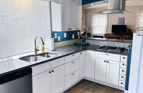 Town Bank Cottage | Charming 2-bedroom cottage in beautiful Cape May