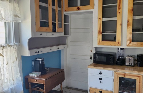 Kearney Cottage | Charming 2-bedroom cottage in Kearney with WiFi and AC
