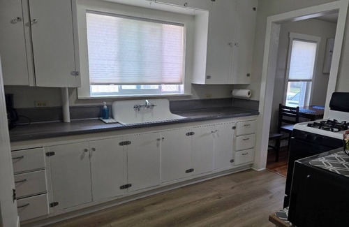Craig Cottage | Charming 2-bedroom cottage in Craig-Walk to Shops, Dining & Downtown Activities