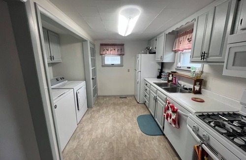 Lucas Cottage | Charming 2-bedroom cottage in Lucas