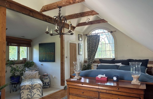 Old Lyme Other | Charming 2-bedroom farmhouse in Lyme just 5 minutes from I-95