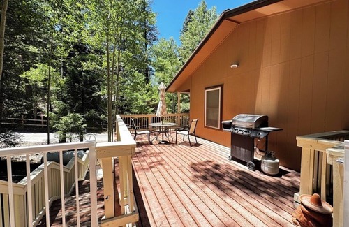 Cloudcroft House | Charming 2-bedroom house in peaceful Cloudcroft with WiFi
