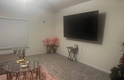 Fort Worth House | Charming 2-bedroom house in brilliant Fort Worth with WiFi, AC