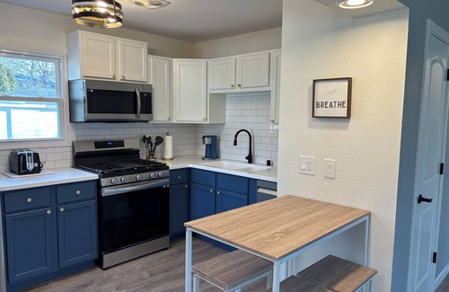 Wauwatosa House | Charming 2-bedroom house in enjoyable Milwaukee neighborhood with AC, WiFi