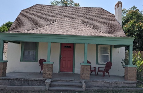 Carlsbad House | Cozy 2 Bedroom Home with Spa, Near Town and Family Friendly