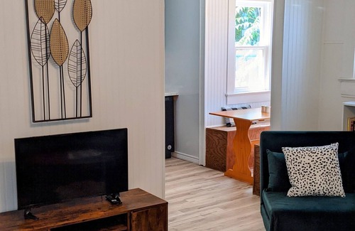 Carlsbad House | Cozy 2 Bedroom Home with Spa, Near Town and Family Friendly