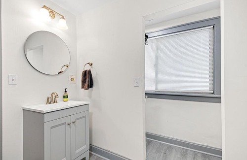South Kansas City Villa | Pet-Friendly 2 Bedroom House - Guest Rated 10/10