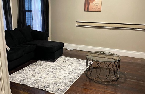 Altoona House | Charming 2-bedroom house in delightful Altoona with WiFi