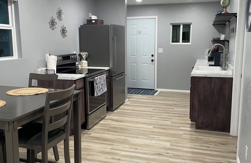 Chelsea House | Charming 2-bedroom house right off Route 66