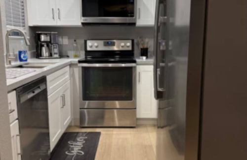 Modesto House | Charming 2-bedroom house with AC in Modesto