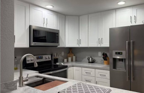 Modesto House | Charming 2-bedroom house with AC in Modesto