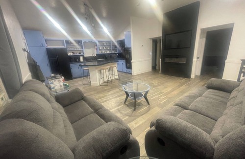 Wanette House | Charming 2-bedroom house with AC and WiFi in lovely Wanette