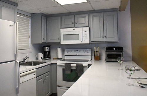 Greentown Condo | Charming 2-Bedroom Lake Wallenpaupack Condo with Included Boat Slip
