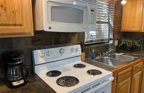Pottsboro Cabin | Lakeview Cabin C: Guest Rated 10/10, Family-Friendly Retreat
