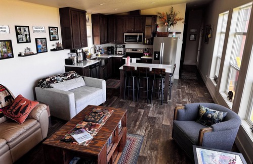 Bell Hill House | Charming 2-bedroom mobile home in Sequim with AC