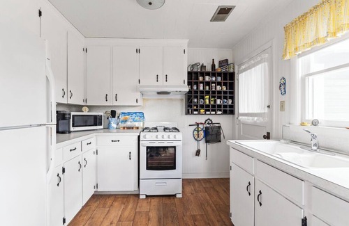 Twin Lake House | Charming 2-Bedroom Strong Cottage in Twin Lake, MI