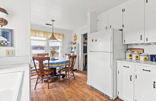 Twin Lake House | Charming 2-Bedroom Strong Cottage in Twin Lake, MI