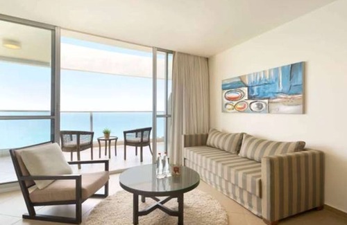 Acre Apartment | Seaside 2 Bedroom Suite with Pool and Family-Friendly Vibes