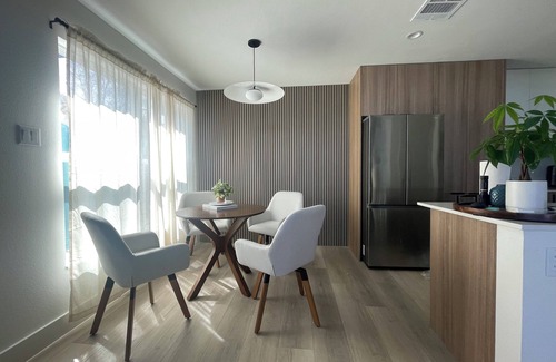 Gracywoods House | Charming 2-bedroom townhome near Domain in Austin