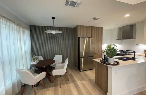 Gracywoods House | Charming 2-bedroom townhome near Domain in Austin