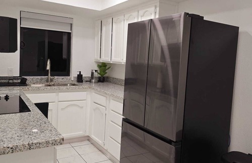 Yuma House | Charming 2-bedroom townhome in lovely Yuma with AC, WiFi