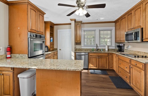 Terry Sanford Other | Charming 2-bedroom farmhouse with WiFi and AC in Fayetteville