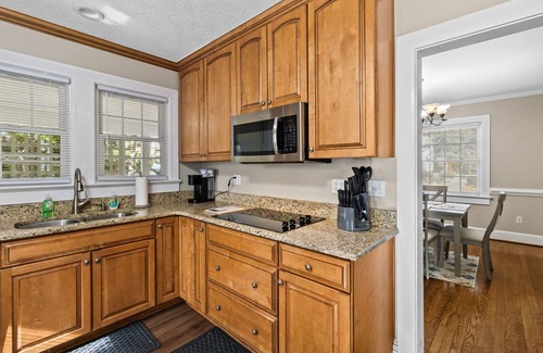 Terry Sanford Other | Charming 2-bedroom farmhouse with WiFi and AC in Fayetteville