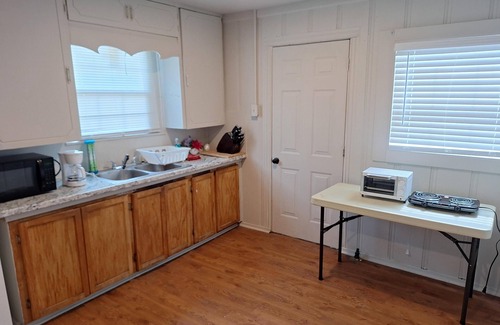 Haltom City House | Charming 2-bedroom house in delightful Haltom City with AC, WiFi